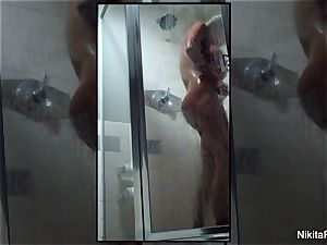 Home vid of Nikita Von James taking a shower
